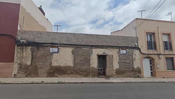 Chalet independiente en venta en Calle Rambla, Crevillente
photo 1