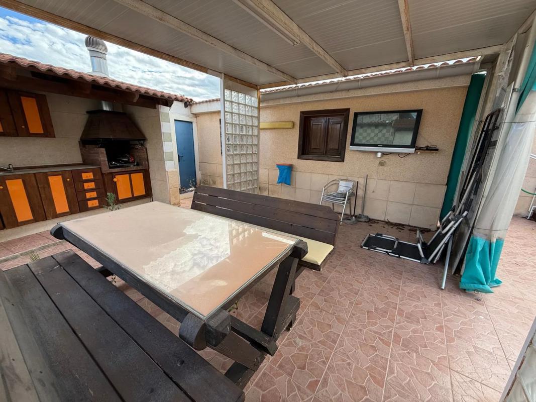 Properties for sale and rent in Spain photo 1