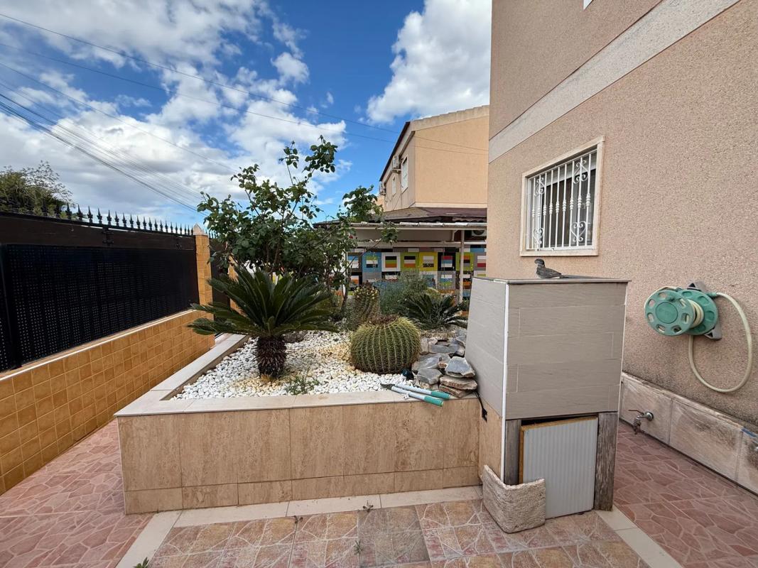Properties for sale and rent in Spain photo 5