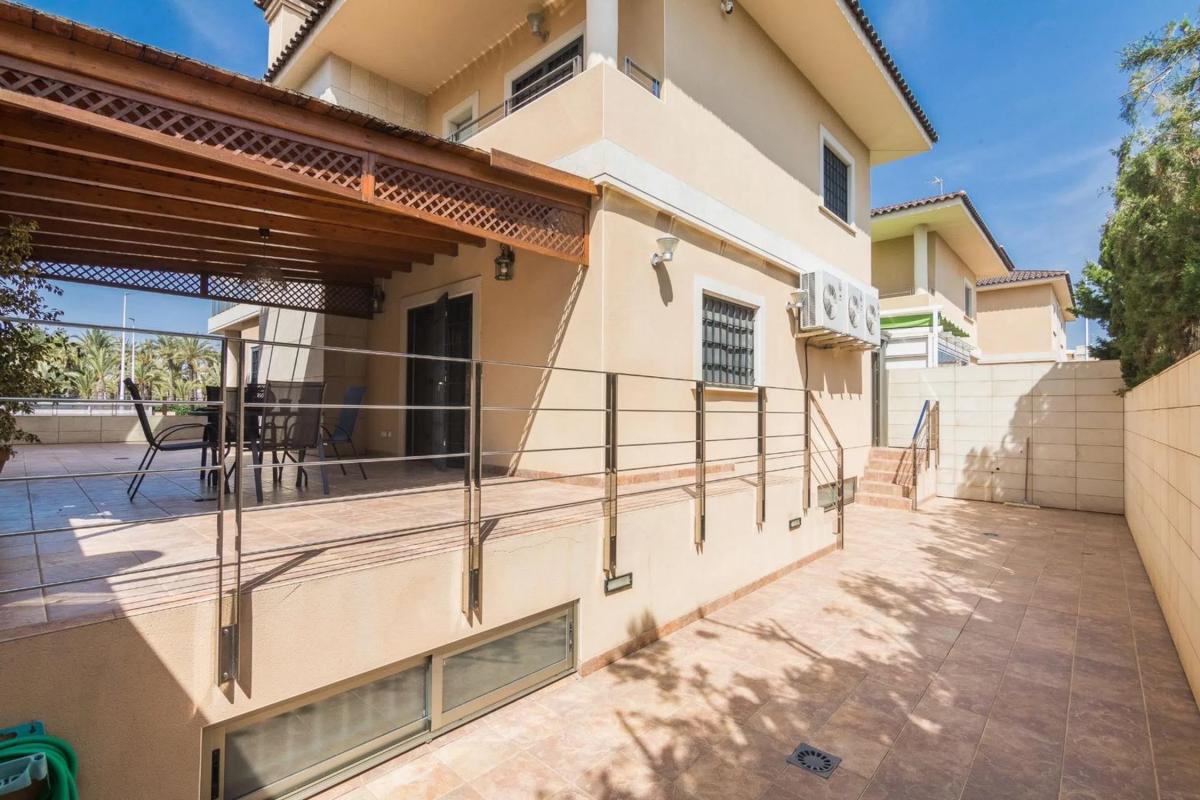 Propiedades en venta y alquiler en España photo 4
