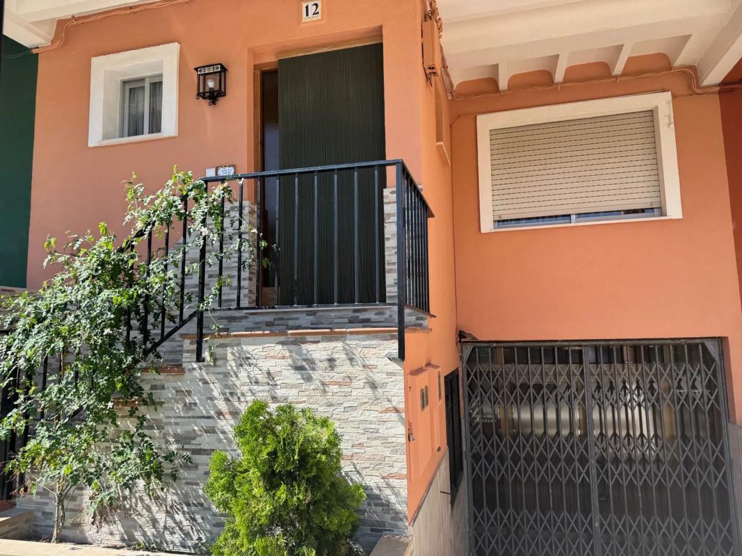 Properties for sale and rent in Spain photo 1