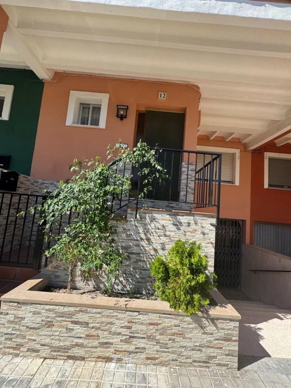Properties for sale and rent in Spain photo 2