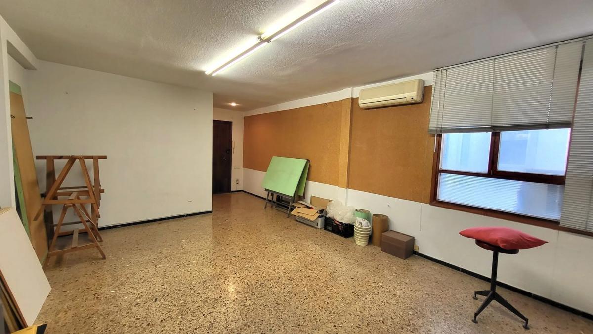 Sale of apartment in Calle Bazán, Alicante
photo 1