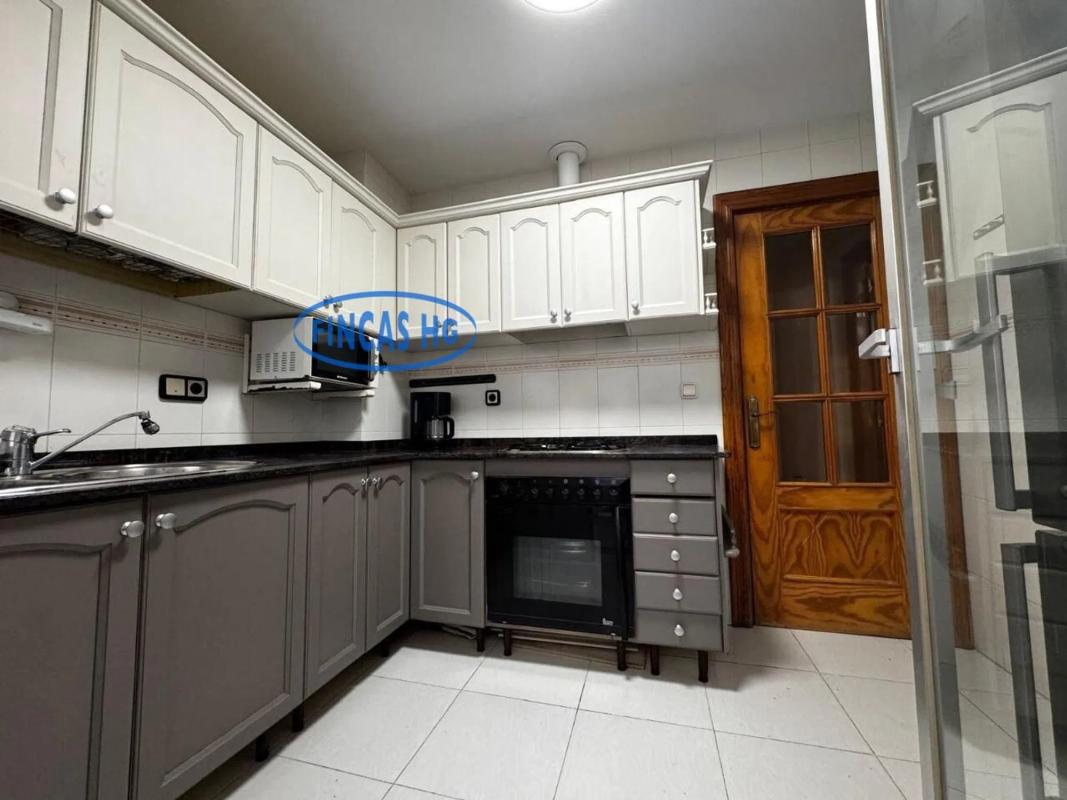 Venta de piso en Barrio Plà del Bon Repòs-La Goteta, Alicante / Alacant
 photo 2