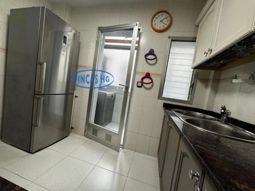 Venta de piso en Barrio Plà del Bon Repòs-La Goteta, Alicante / Alacant
 photo 3