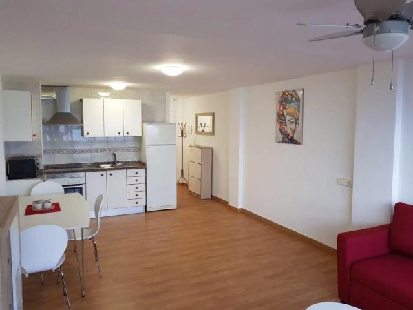 Apartment for sale in  Avenida de Villajoyosa, Alicante photo 1
