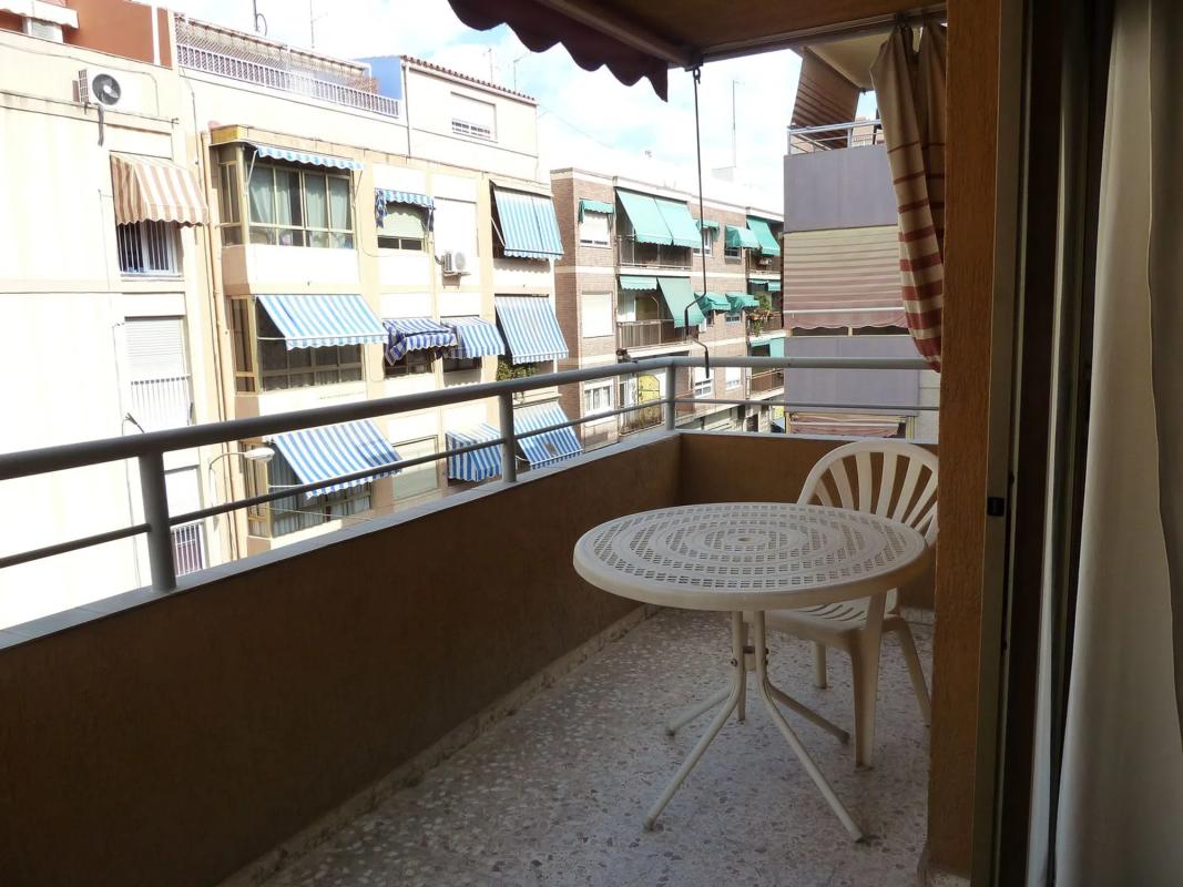 Venta de piso en Calle Astrónomo Comas Sola, 9, Alicante / Alacant
photo 4