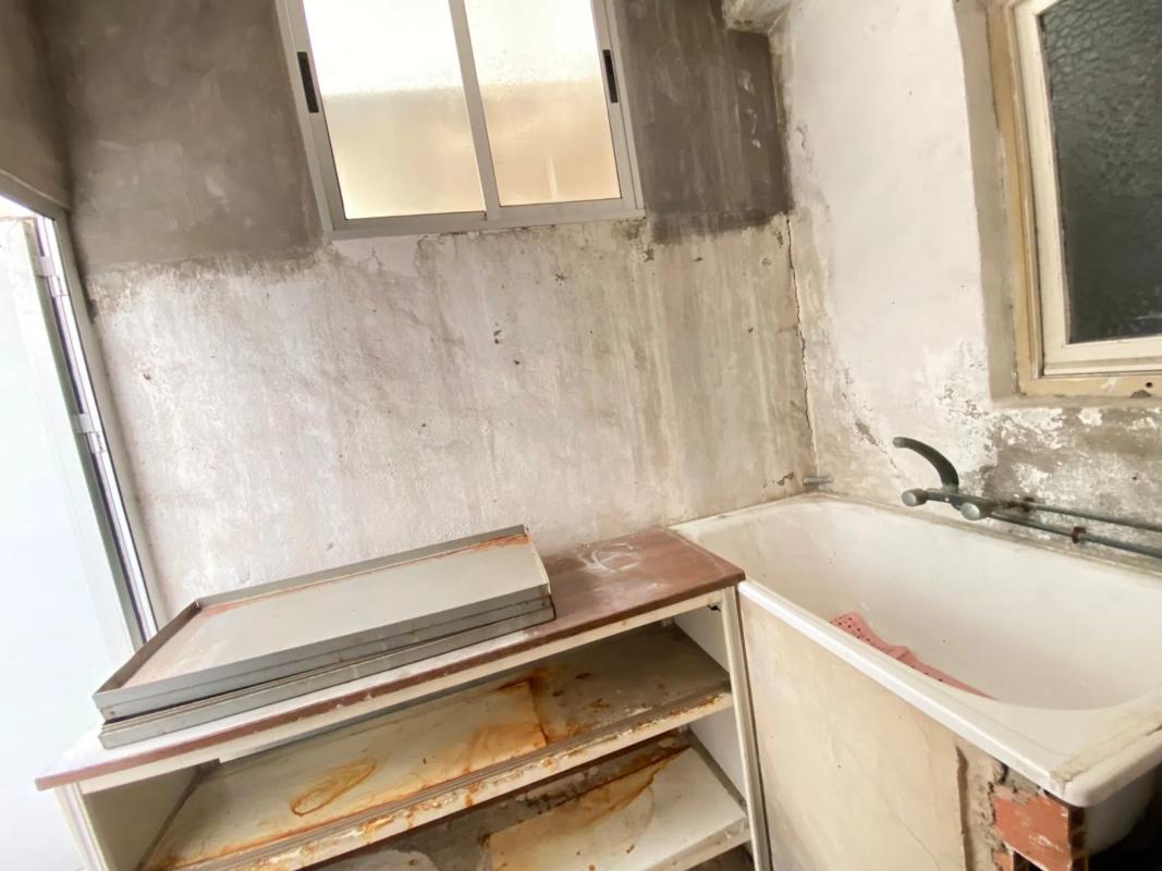 Sale of apartment in Calle San Benito, Alicante
photo 1