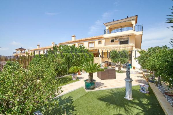 Chalet pareado en avenida Alcoy, 5 -45 photo 1