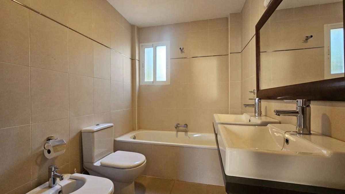 Propiedades en venta y alquiler en España photo 4