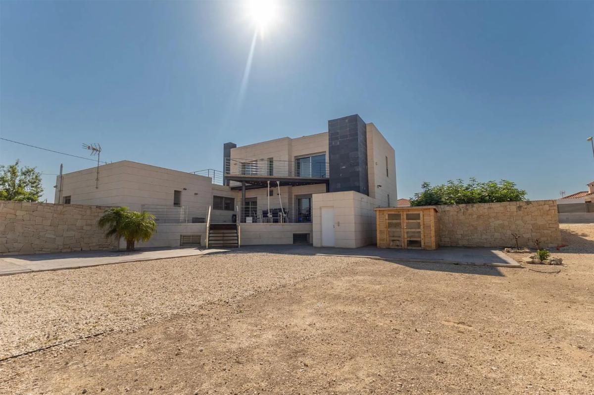 Properties for sale and rent in Spain photo 2