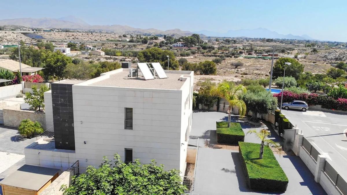 Properties for sale and rent in Spain photo 3