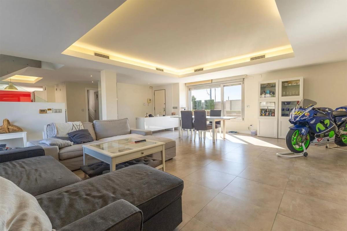 Properties for sale and rent in Spain photo 5