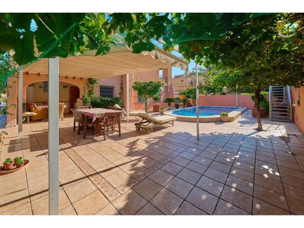 Casa independiente en calle d'Oriola thumbnail 1