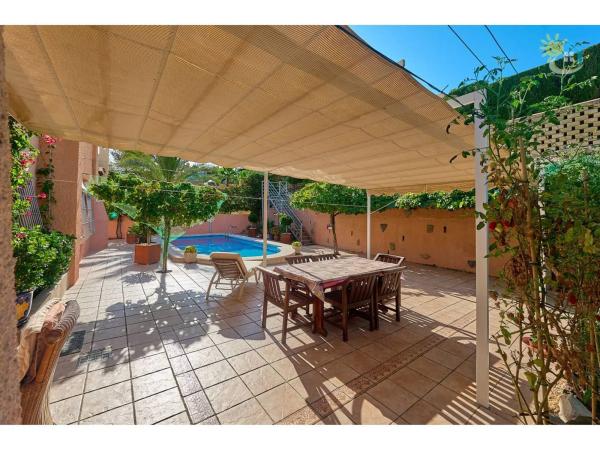 Casa independiente en calle d'Oriola thumbnail 2