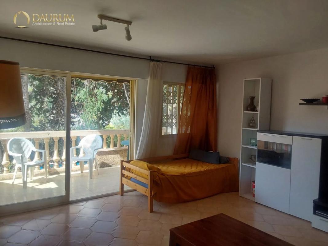 Sale of apartment in Campello Playa, El Campello
photo 2