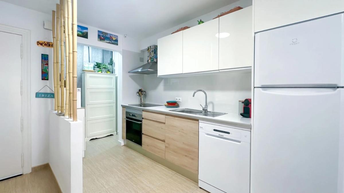Sale of apartment in Calle de Sorolla, El Campello
photo 3