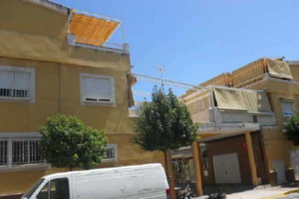 Chalet pareado en calle Goya photo