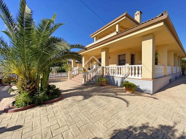 Casa independiente en calle Río Guadiana photo 2