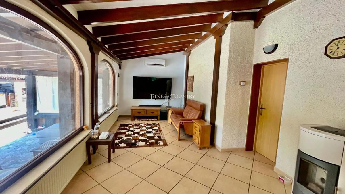 Properties for sale and rent in Spain photo 4