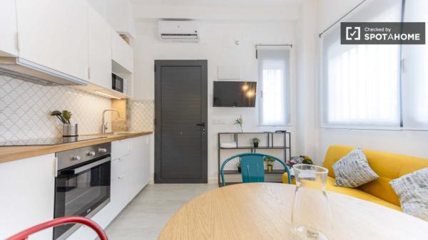 Apartment for rent in C/ de Pere Patrici Mey , Valencia thumbnail 1