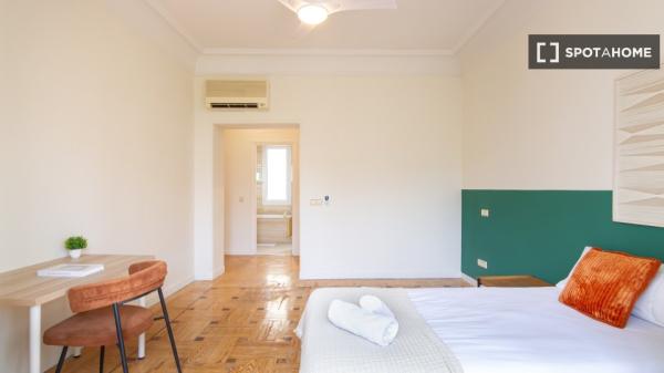 Habitación en piso compartido en alquiler en Guindalera, Madrid photo 1