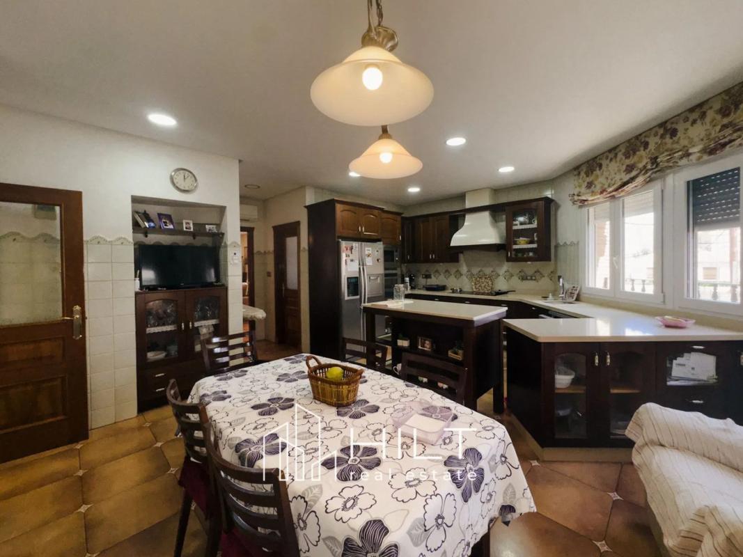 Properties for sale and rent in Spain photo 1