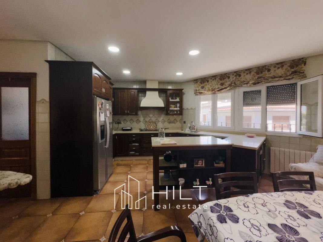 Properties for sale and rent in Spain photo 3