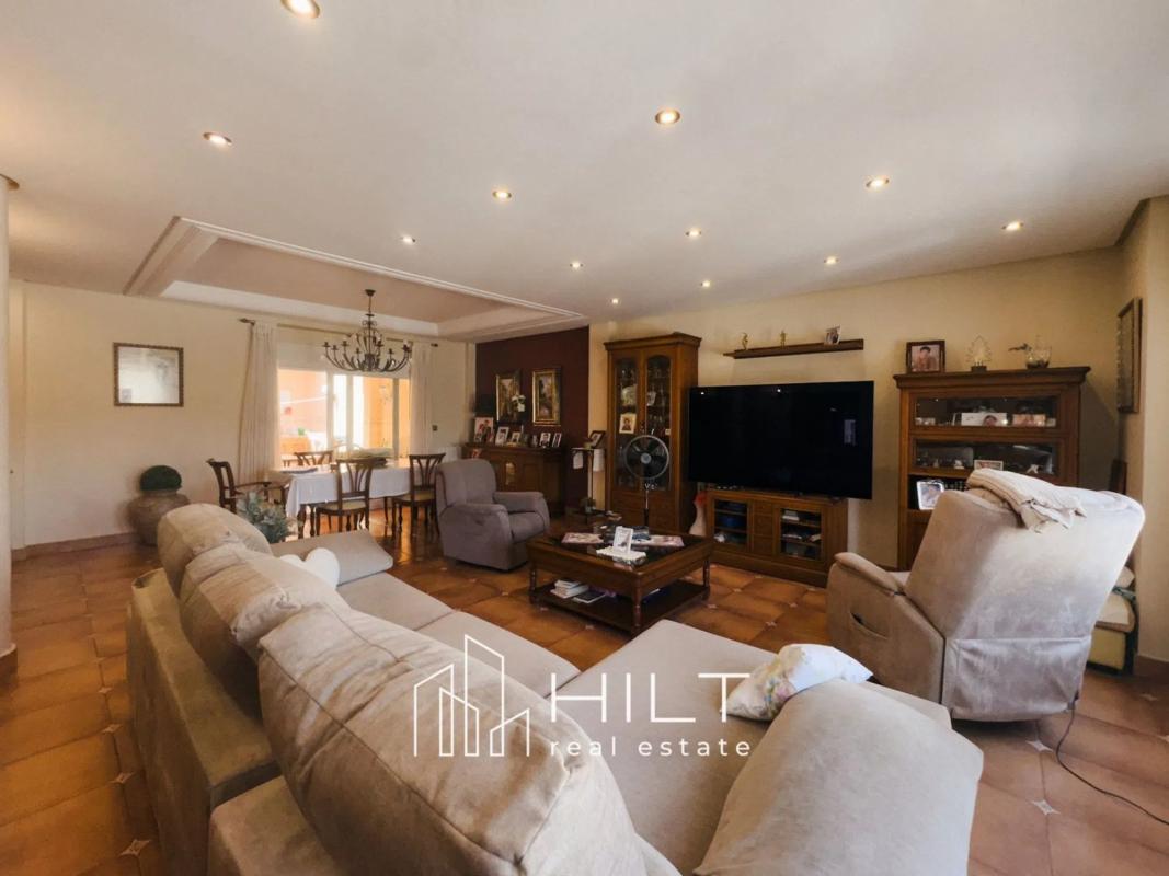 Properties for sale and rent in Spain photo 5