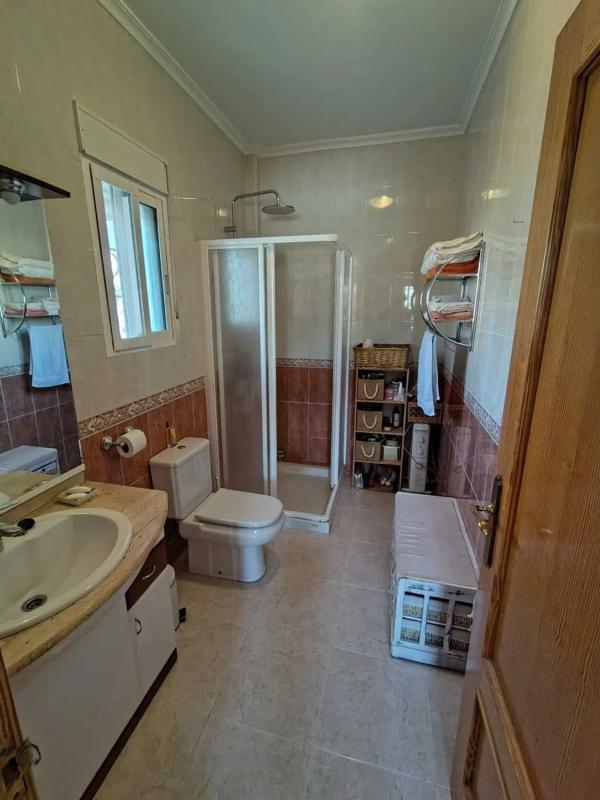 Продажа отдельного шале в  Calle Holanda, Бигастро photo 5