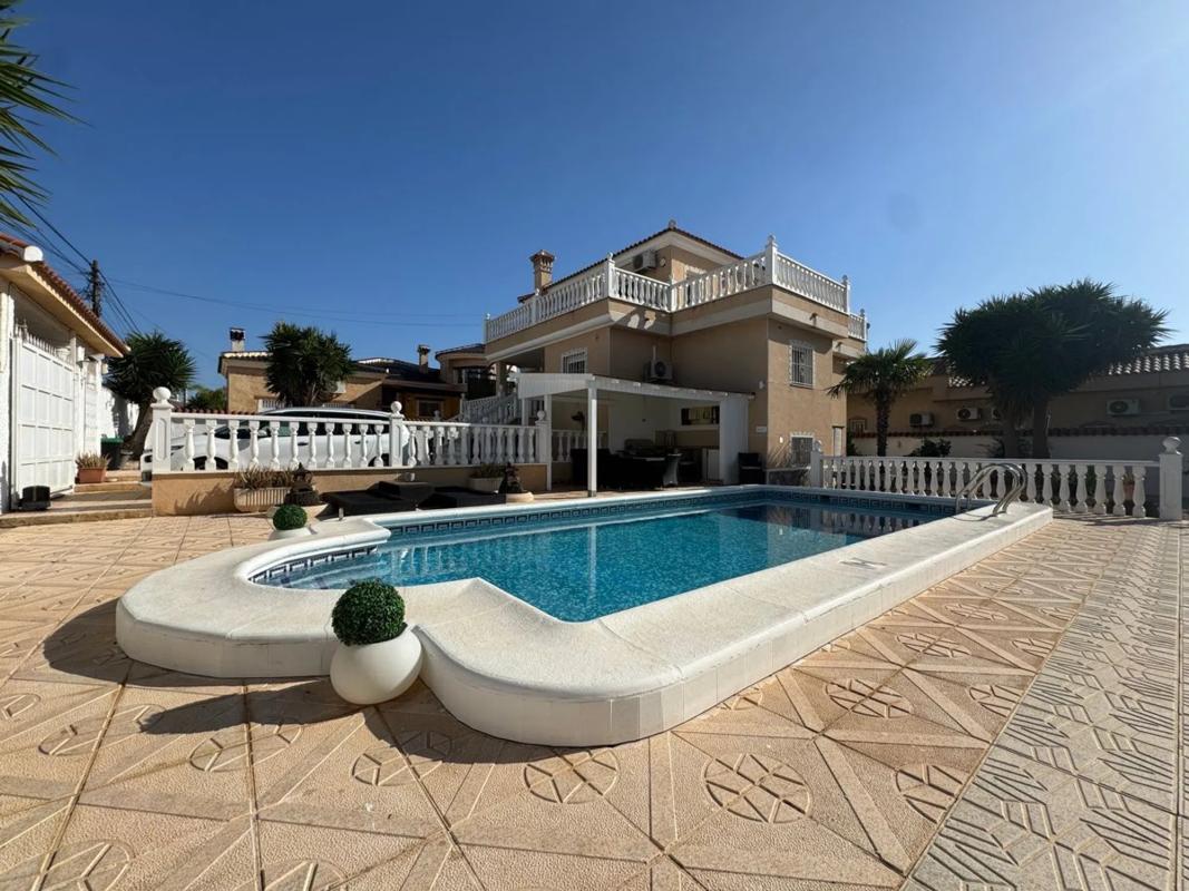 Sale of independent chalet in Calle Murillo, Ciudad Quesada
photo 1