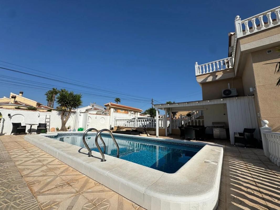 Sale of independent chalet in Calle Murillo, Ciudad Quesada
photo 3