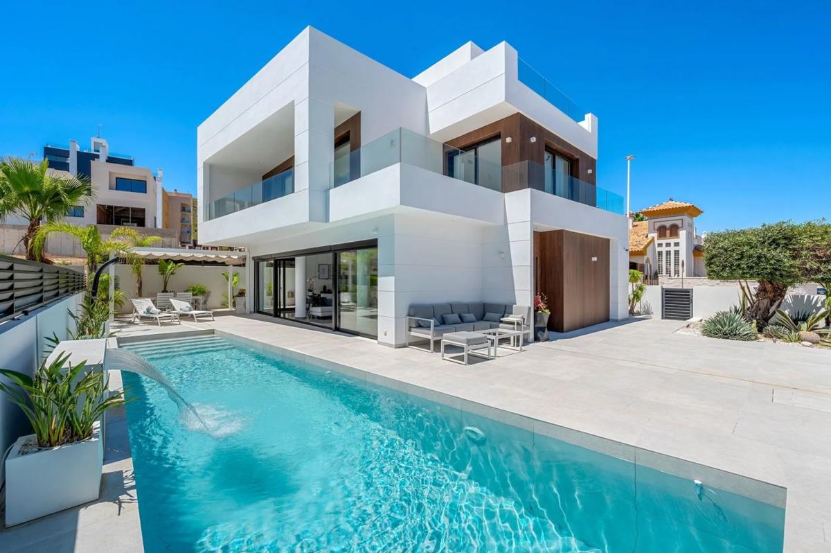Properties for sale and rent in Spain photo 3