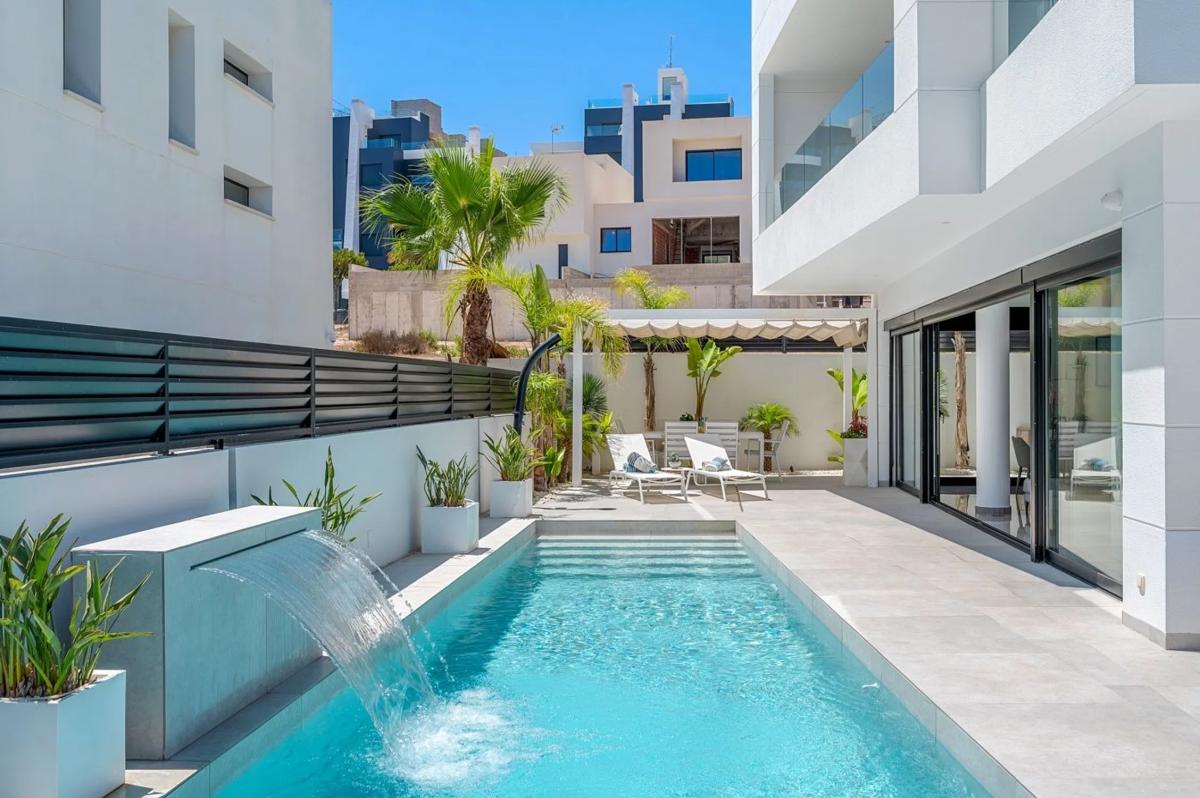 Properties for sale and rent in Spain photo 4