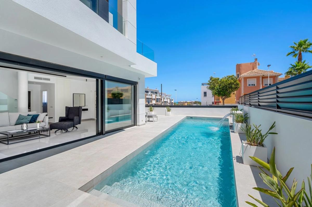 Properties for sale and rent in Spain photo 5
