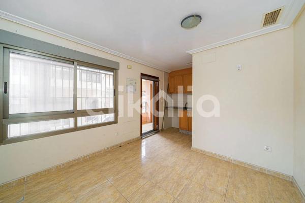 Piso en venta en Calle Sant Pere, Guardamar del Segura
photo 1