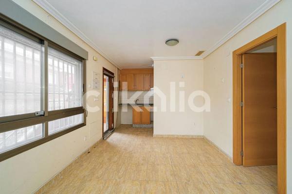 Piso en venta en Calle Sant Pere, Guardamar del Segura
thumbnail 1