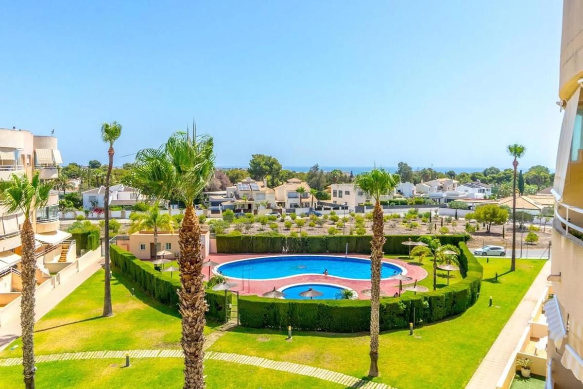 Sprzedaż mieszkania w Barrio Campoamor, Orihuela
photo 1