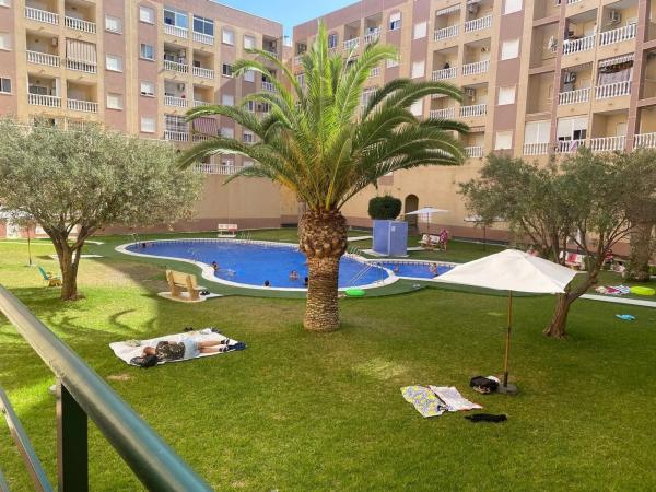 Ático en venta en  Barrio Parque de las Naciones, Torrevieja photo 1