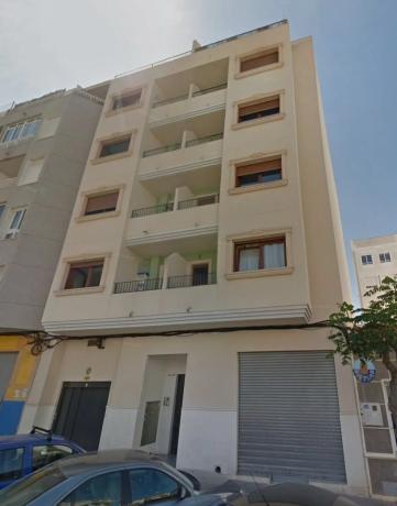Piso en venta en Calle San Luis, Torrevieja
thumbnail 2