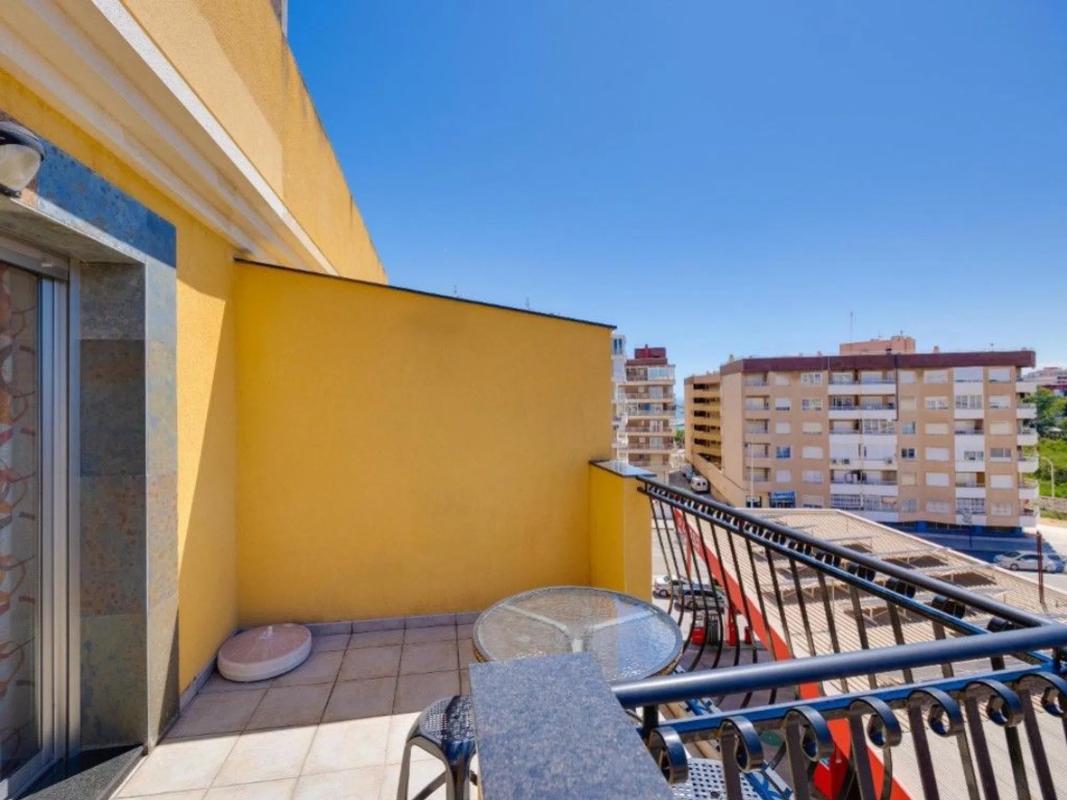 Venta de ático en Calle del Huerto, Torrevieja photo 3