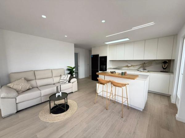 Apartment for sale in  Avenida Desiderio Rodríguez, 23, Torrevieja photo 1