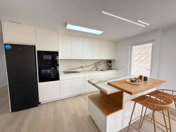 Apartment for sale in  Avenida Desiderio Rodríguez, 23, Torrevieja photo 2