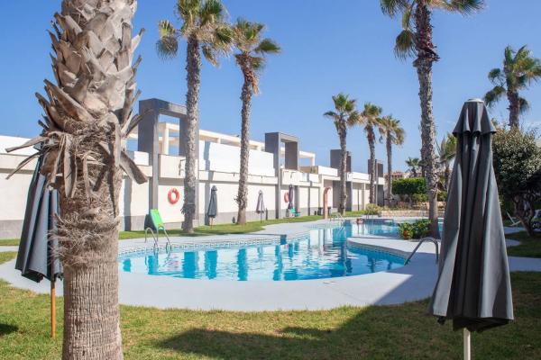 Apartment for sale in Calle de los Ficus s/n, Torrevieja photo 1