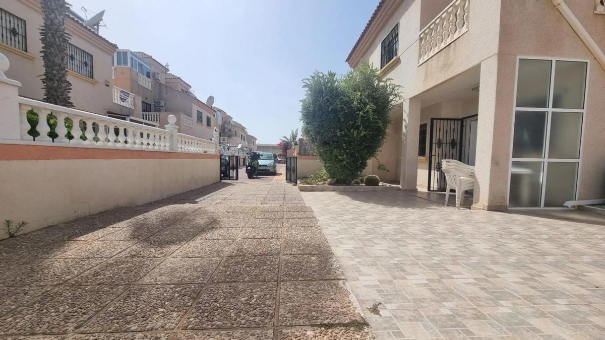 Duplex sale in Barrio La Siesta - El Salado - Torreta, Torrevieja photo 4