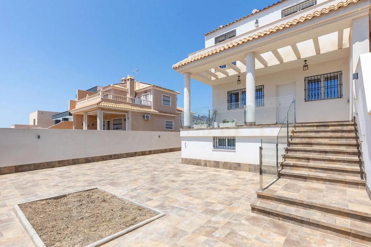 Properties for sale and rent in Spain photo 1