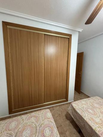 Venta de piso en CL FRAGATA, 1, Torrevieja
thumbnail 2