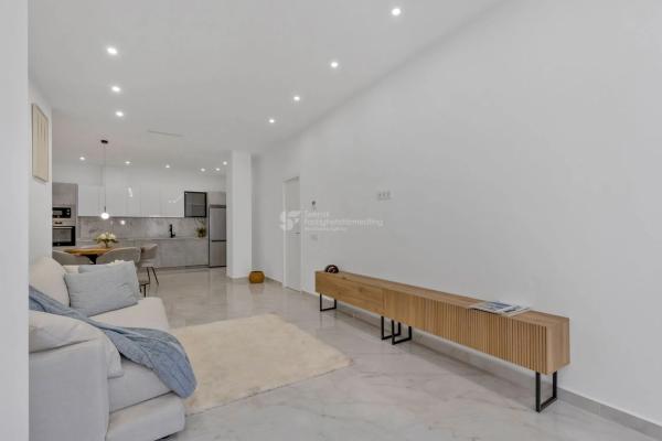 Venta de piso en Calle Gumersindo, 53, Torrevieja
thumbnail 2