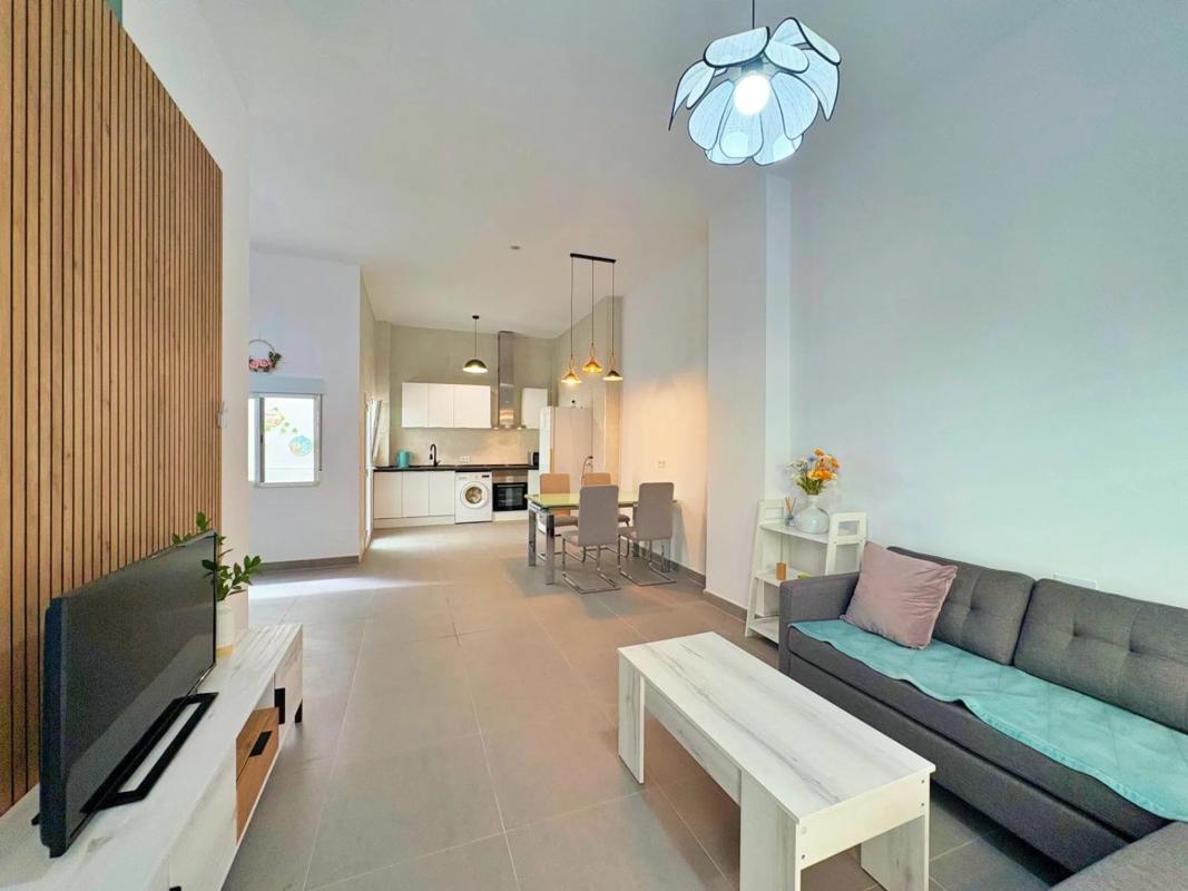 Продажа квартиры на Calle de Martínez de Velasco, 6, Аликанте / Алакант
photo 1