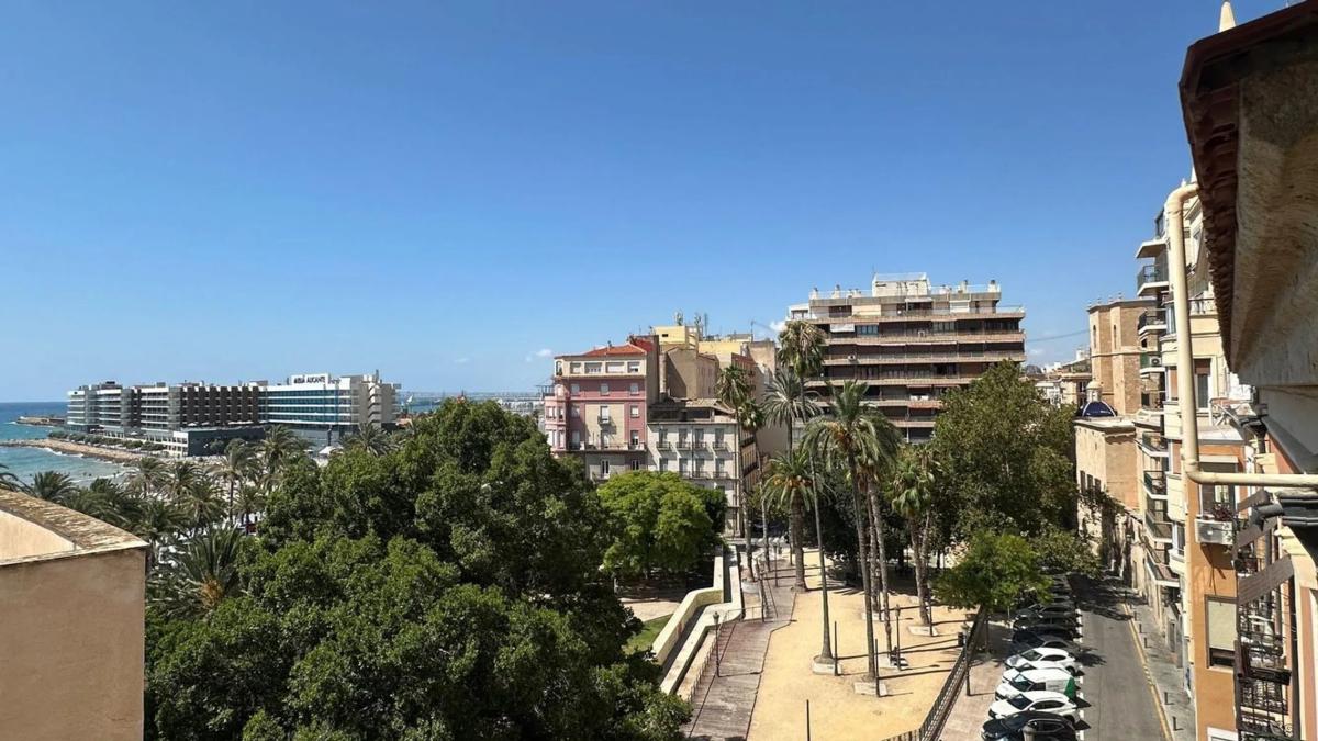 Venta de piso en Plaza Paseíto Ramiro, Alicante / Alacant
 photo 2
